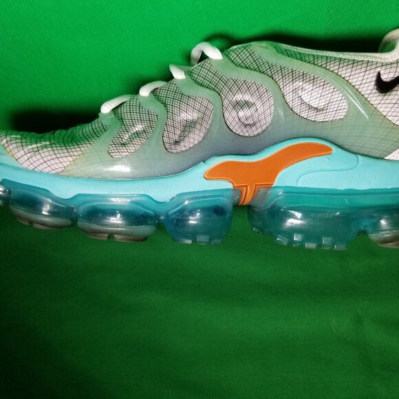 Nike Air VaporMax Plus Mens Size 9.5 Gray Green Athletic Running Shoes Sneakers - Picture 9 of 15